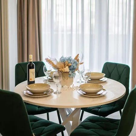 Apartment Fantastic In Odyssey & Pool Mamaia