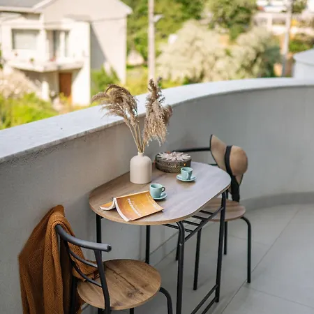 Fantastic In Odyssey & Pool Apartment