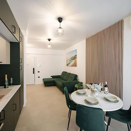 Fantastic In Odyssey & Pool Appartement Mamaia